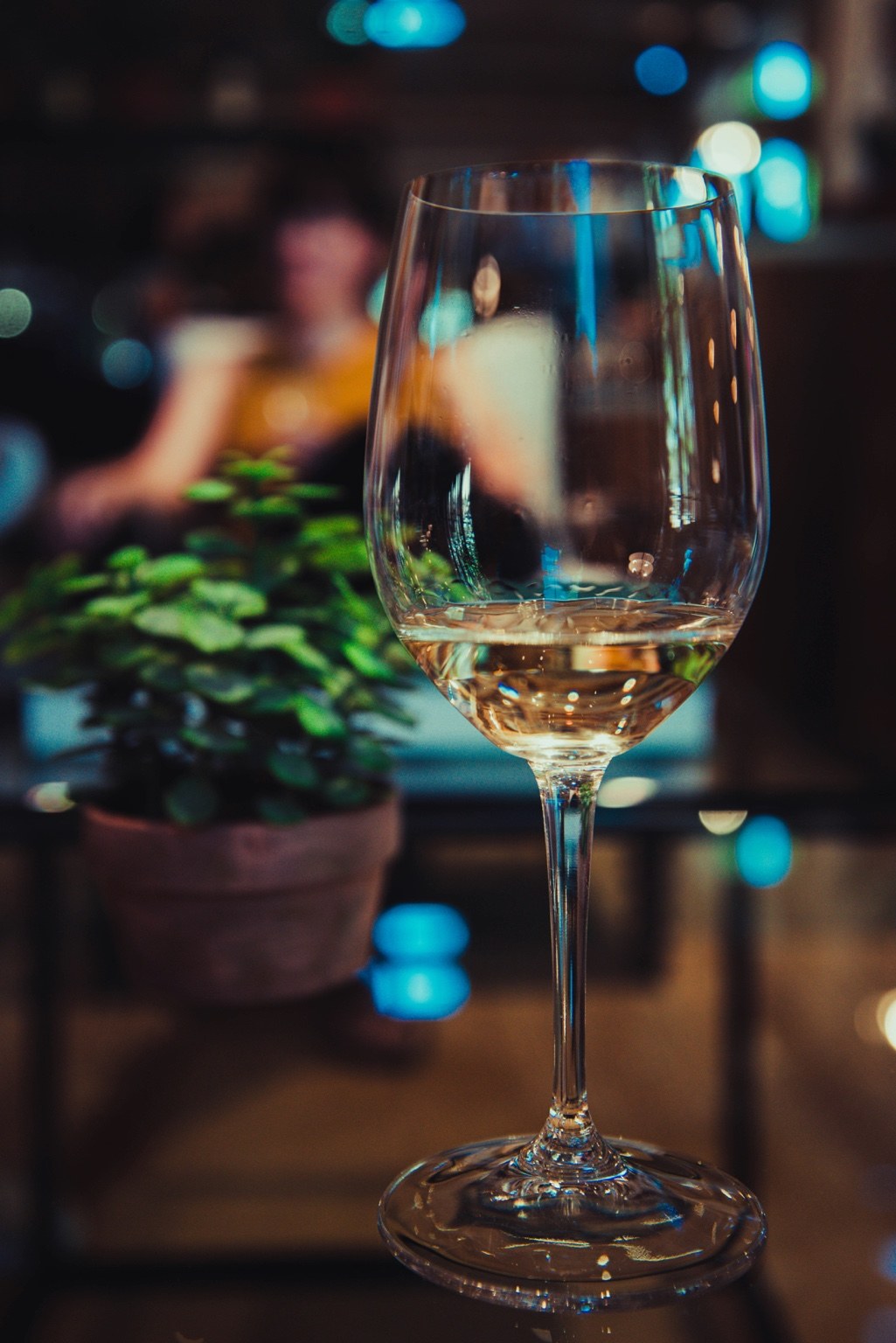 White wine tasting in an elegant urban setting